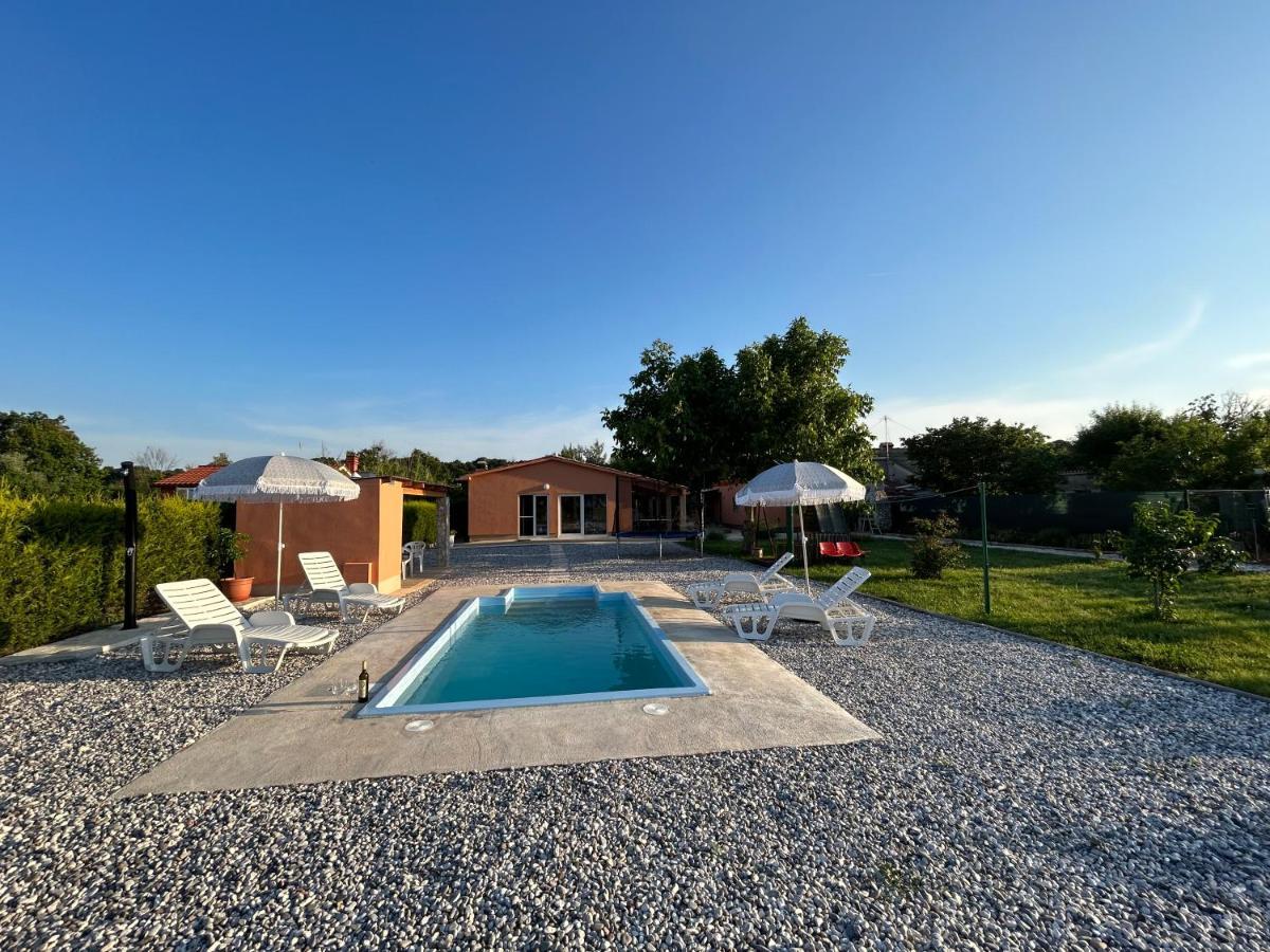 プーラ Dora House With Wifi And Outdoor Swimming Poolヴィラ エクステリア 写真