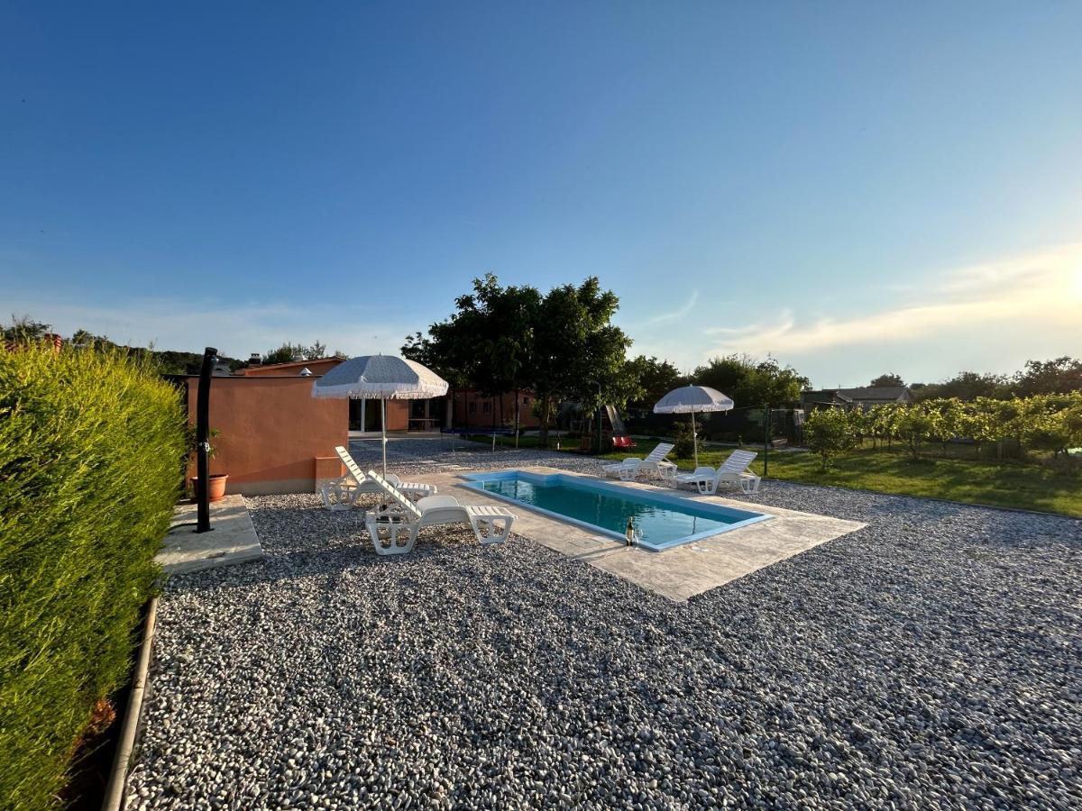 プーラ Dora House With Wifi And Outdoor Swimming Poolヴィラ エクステリア 写真