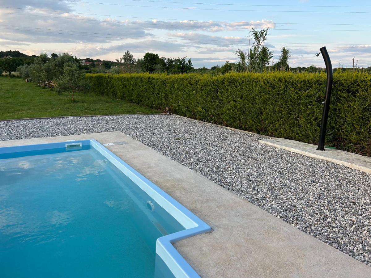 プーラ Dora House With Wifi And Outdoor Swimming Poolヴィラ エクステリア 写真