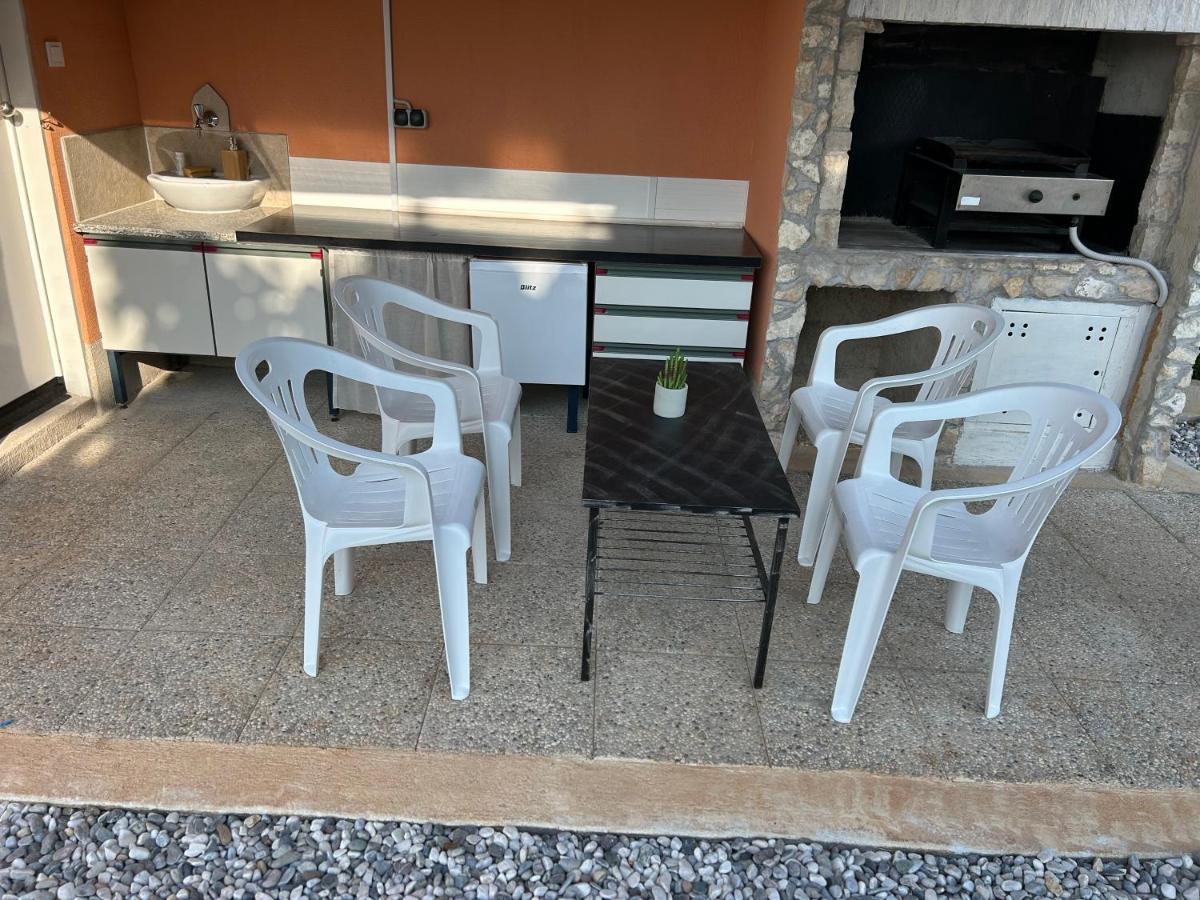 プーラ Dora House With Wifi And Outdoor Swimming Poolヴィラ エクステリア 写真