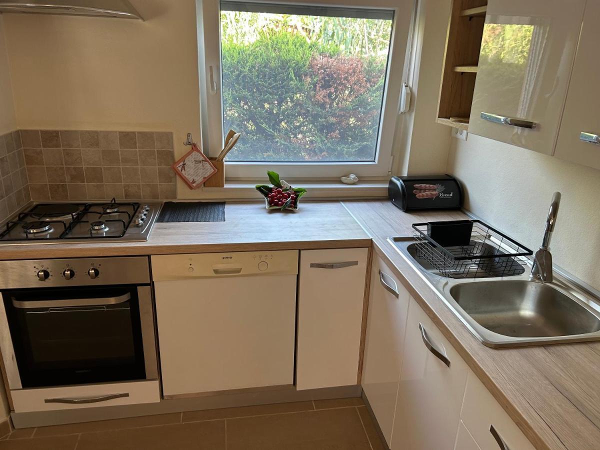 プーラ Dora House With Wifi And Outdoor Swimming Poolヴィラ エクステリア 写真