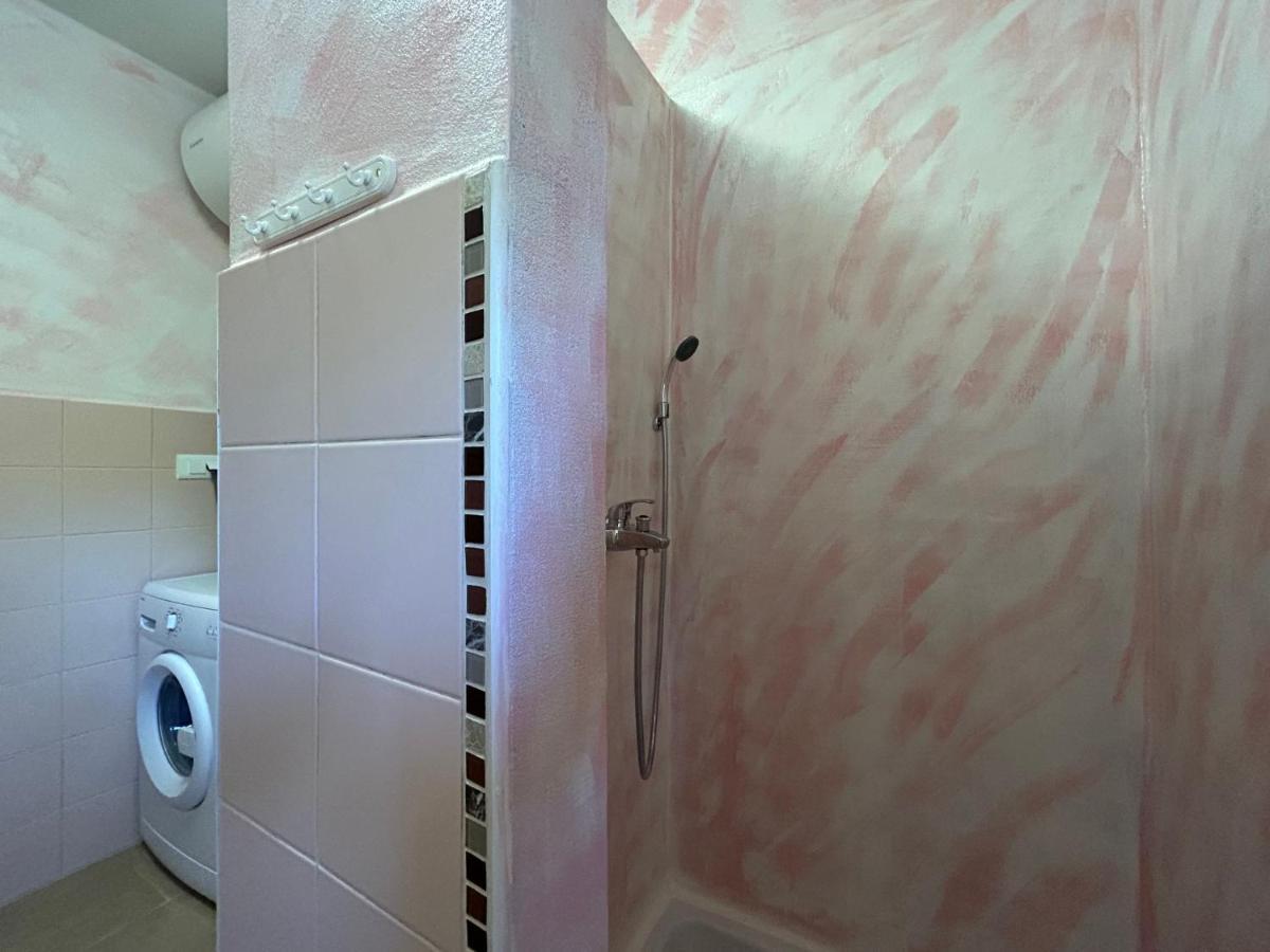 プーラ Dora House With Wifi And Outdoor Swimming Poolヴィラ エクステリア 写真