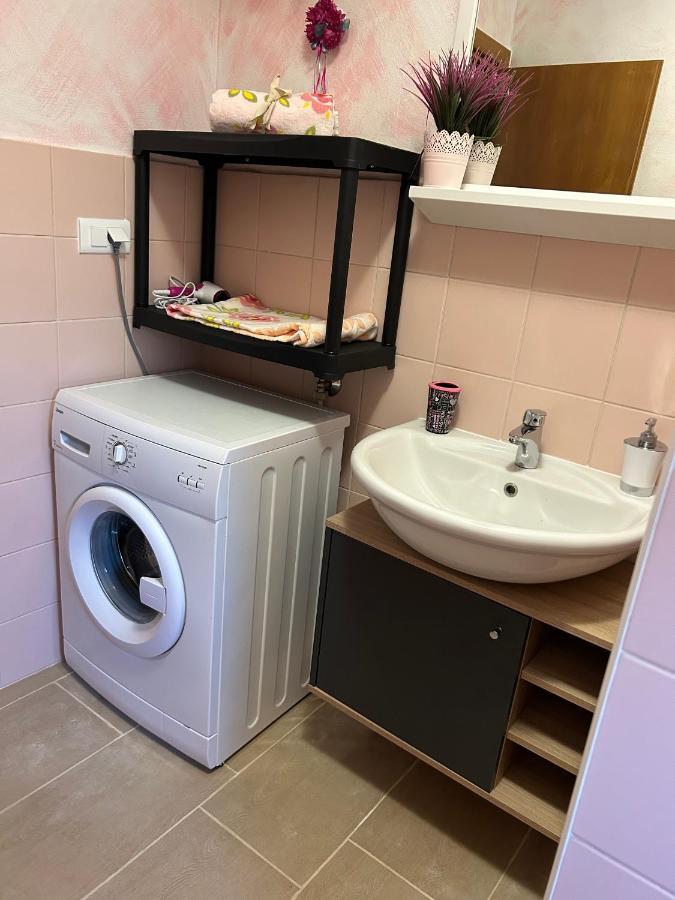 プーラ Dora House With Wifi And Outdoor Swimming Poolヴィラ エクステリア 写真