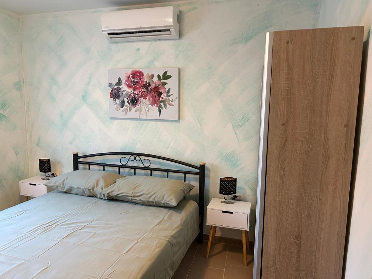 プーラ Dora House With Wifi And Outdoor Swimming Poolヴィラ エクステリア 写真