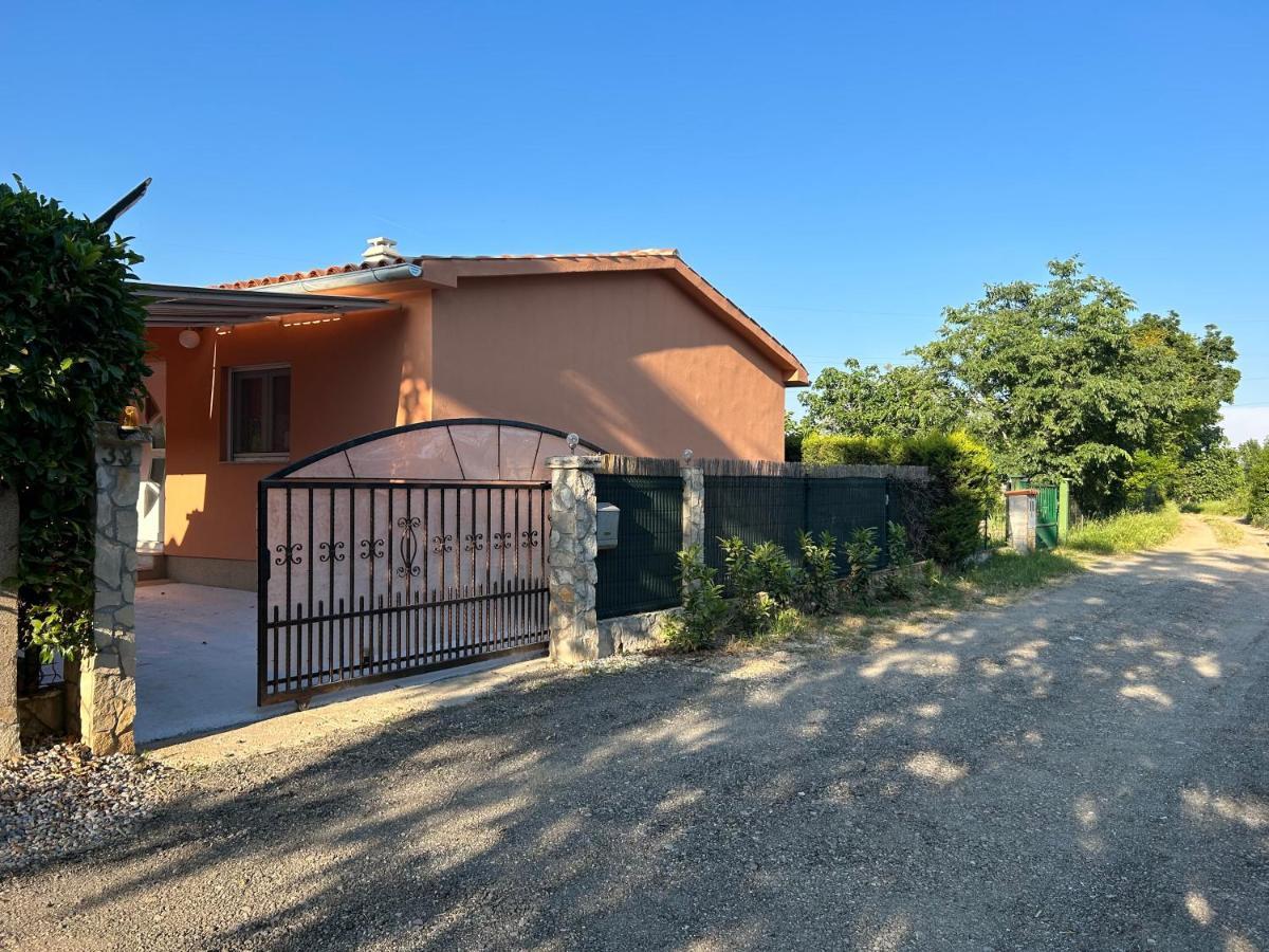 プーラ Dora House With Wifi And Outdoor Swimming Poolヴィラ エクステリア 写真